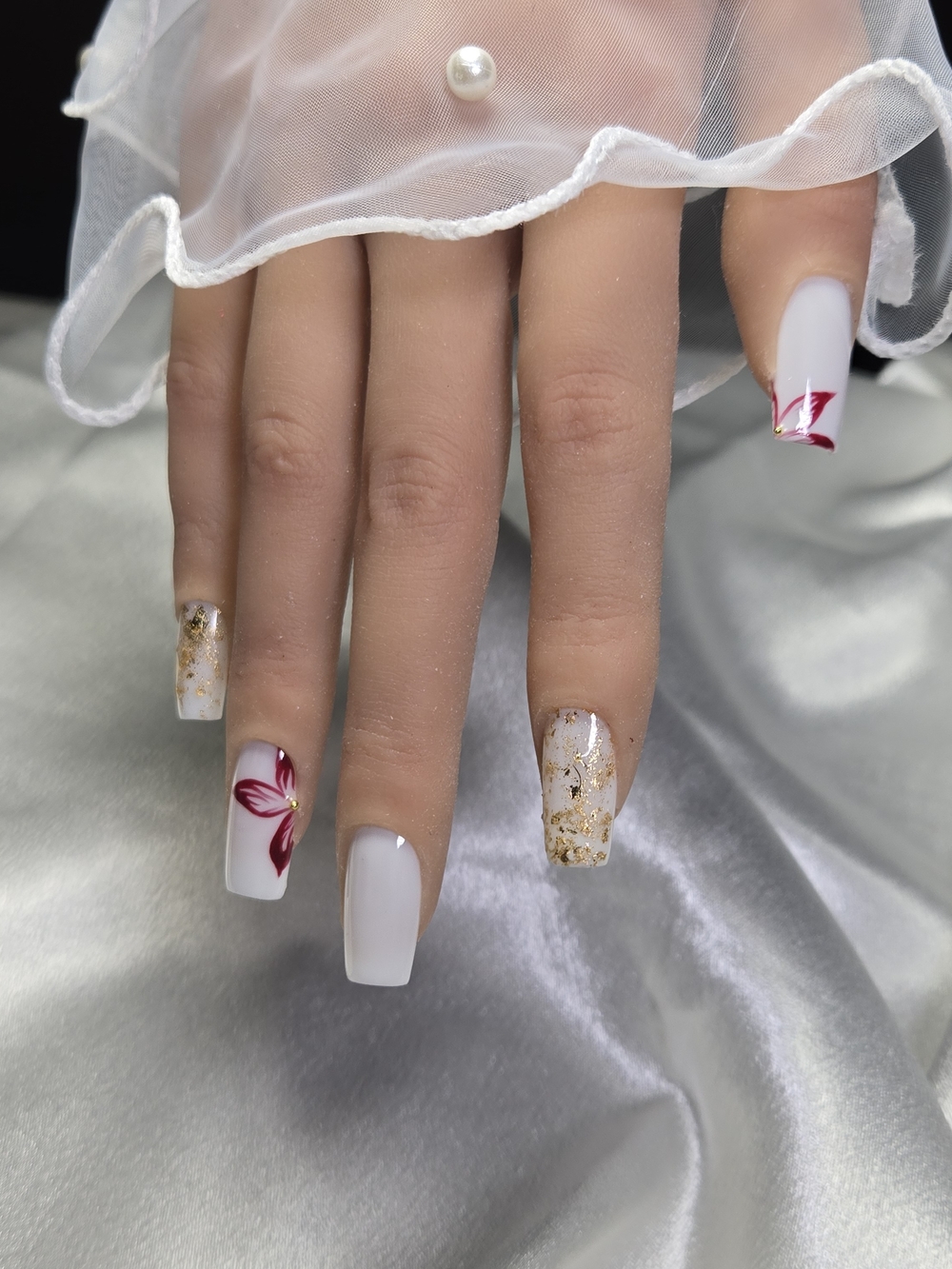 White & Gold Floral Press-On Nails with Pink Accent - Women Makeup